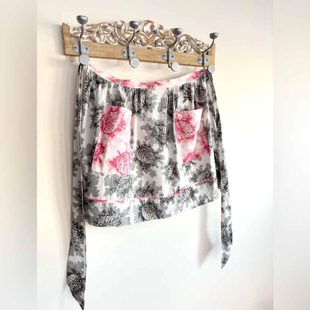 Vintage Handmade Apron Pink Gray Leaf Tie Back